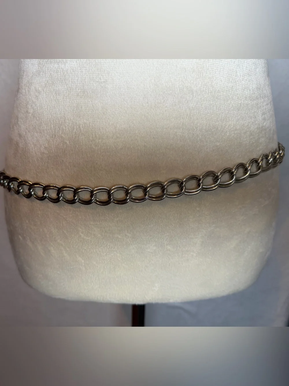 90s Boho Metallic Silver Interlocking Double Loop Belly Chain Belt